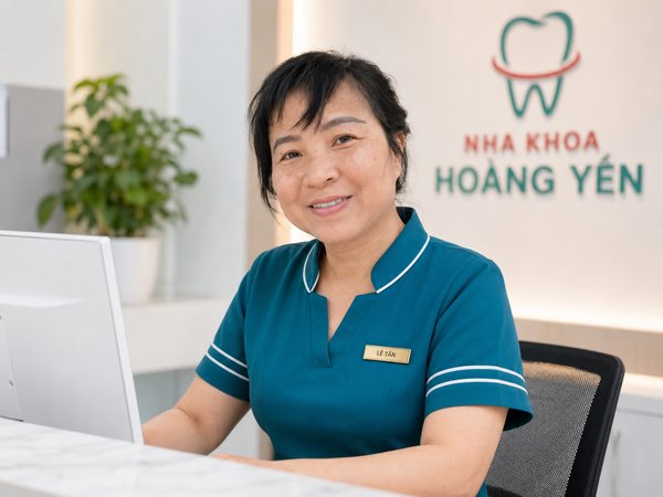 Lễ tân Hằng - Chăm sóc khách hàng Nha Khoa Hoàng Yến