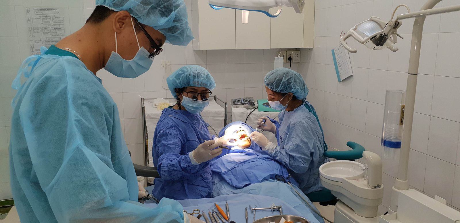 BS. Hoàng Yến luôn đặt y đức lâm sàng và sự an toàn của người bệnh lên hàng đầu