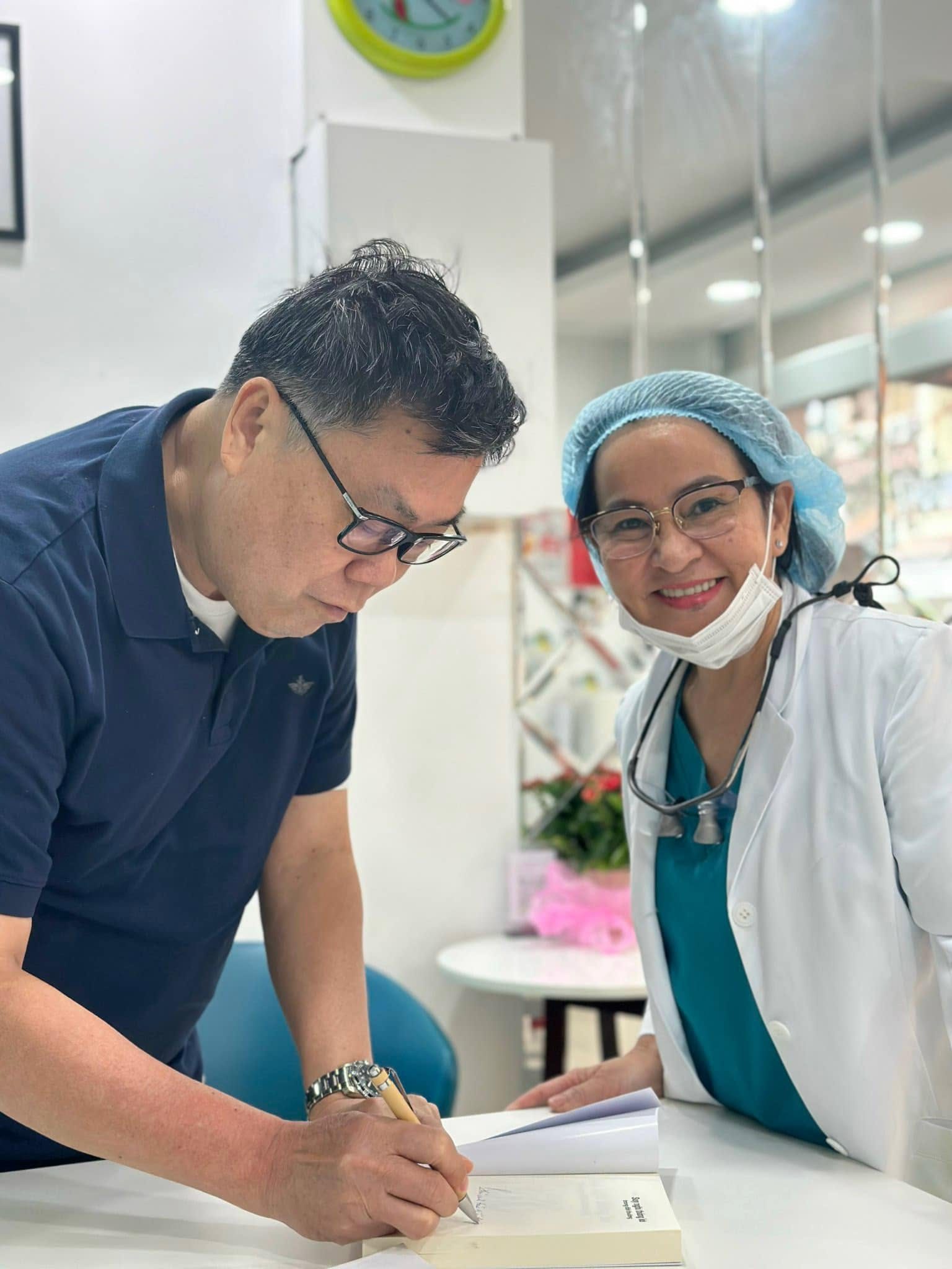 Thiết kế nụ cười, lựa chọn phom răng và màu sắc răng sứ thẩm mỹ phù hợp gương mặt