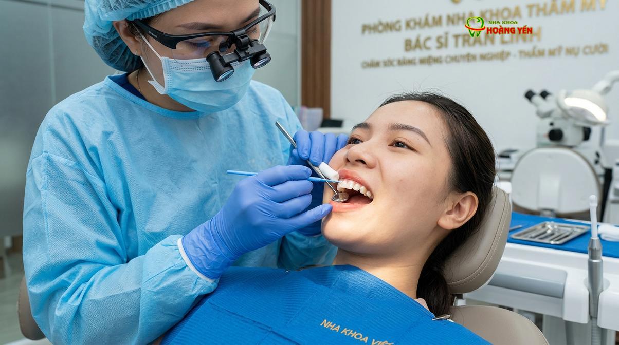 Điều trị tái khoáng hóa và phục hồi men răng tại phòng khám nha khoa giúp cải thiện thẩm mỹ.