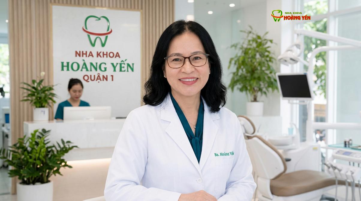 BS. Nguyễn Thị Hoàng Yến tư vấn và thăm khám tại Nha Khoa Hoàng Yến