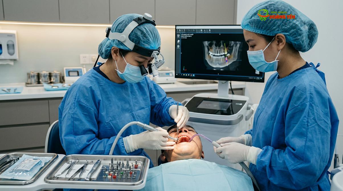 Quy trình phẫu thuật cấy ghép implant đòi hỏi sự vô trùng và kỹ thuật chuẩn xác.