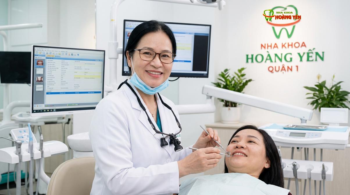 BS. Nguyễn Thị Hoàng Yến tư vấn nhổ răng khôn tại Nha Khoa Hoàng Yến
